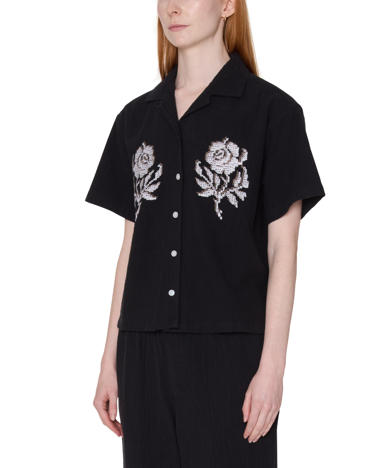 ROSES EMBELLISHED SS SHIRT - OFF BLACK
