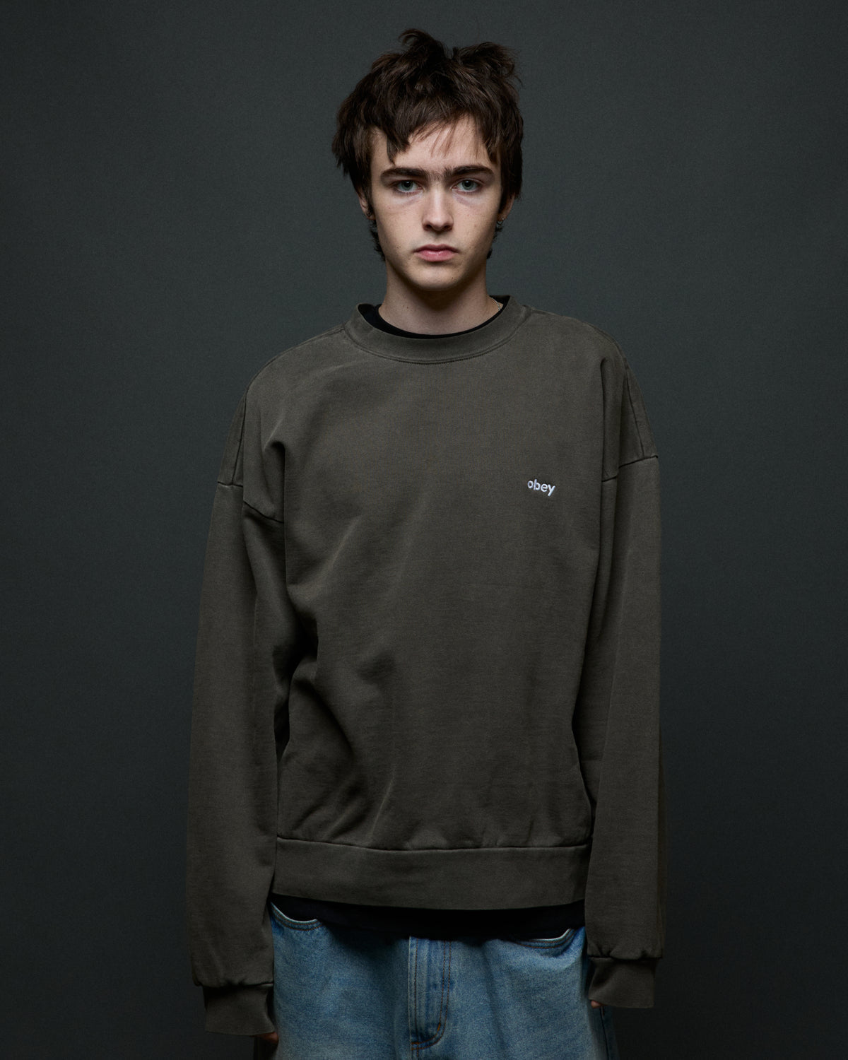 LOWERCASE PIGMENT CREWNECK - PIGMENT BLACK OLIVE