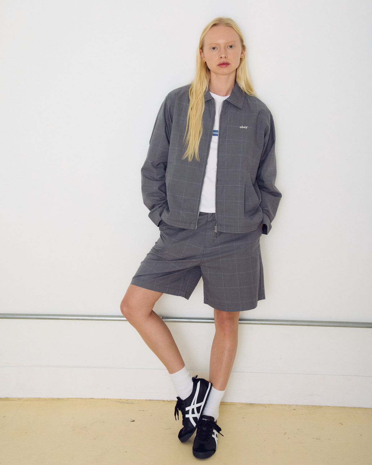OLIVIA PLAID SHORT - GREY PLAID